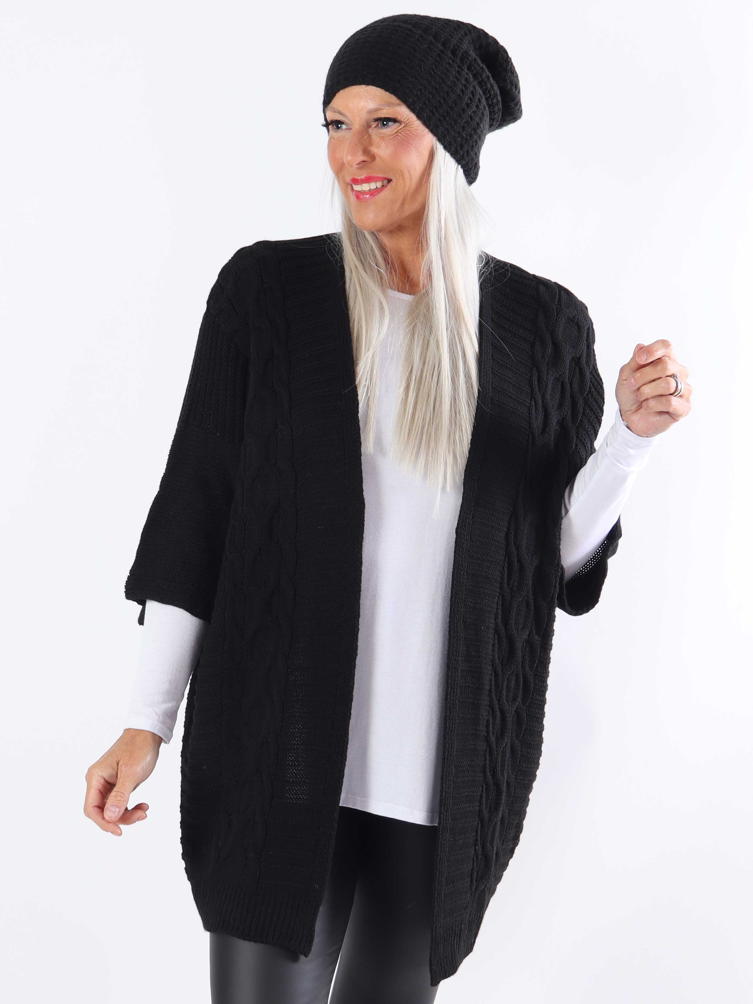 Avalon - Stickad cardigan i plus size med korta ärmar